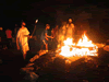 campfire32.jpg (70kb)